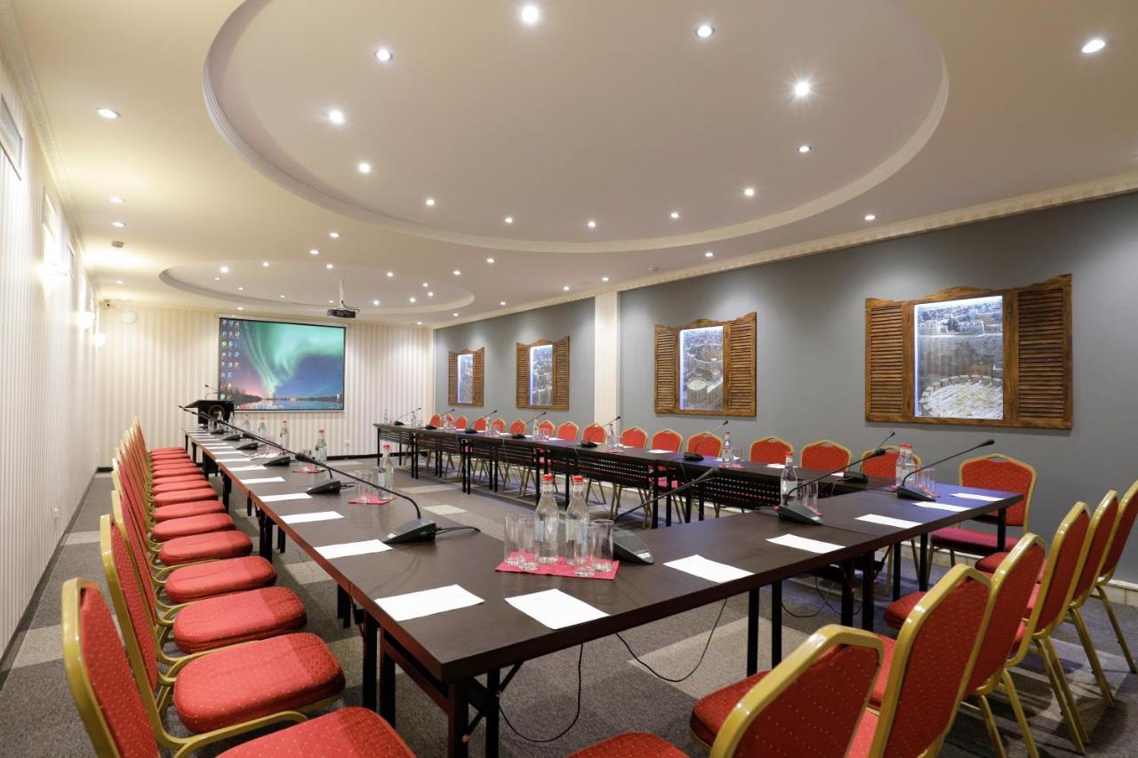 Ani Plaza Hotel Yerevan Ngoại thất bức ảnh
