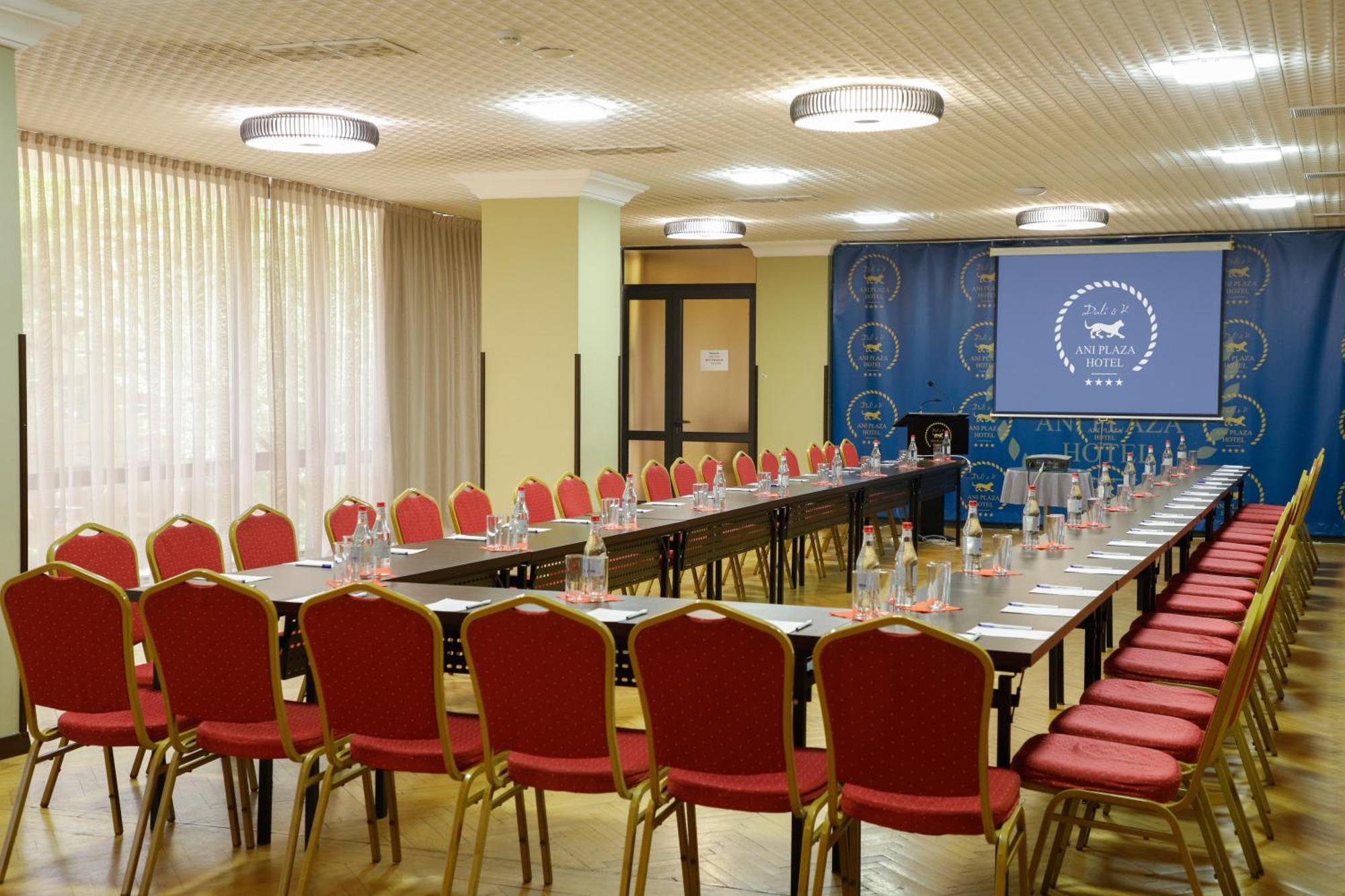 Ani Plaza Hotel Yerevan Ngoại thất bức ảnh