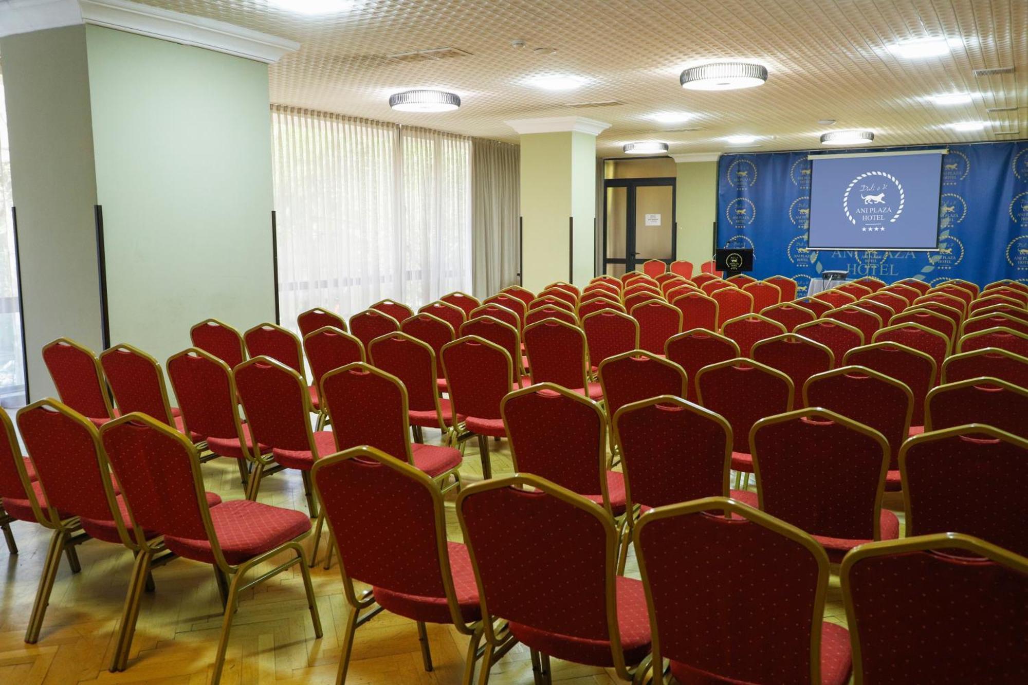 Ani Plaza Hotel Yerevan Ngoại thất bức ảnh