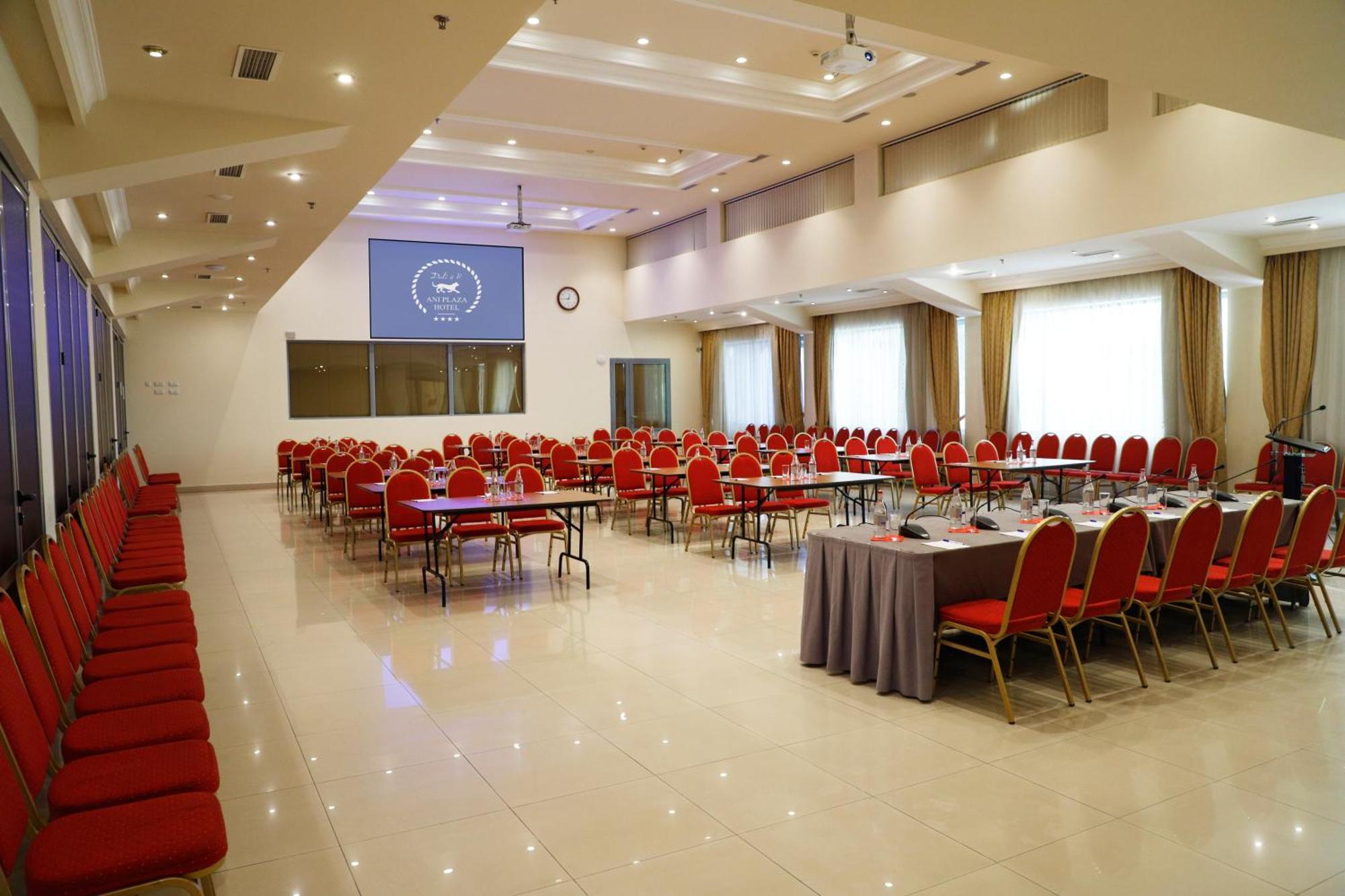 Ani Plaza Hotel Yerevan Ngoại thất bức ảnh