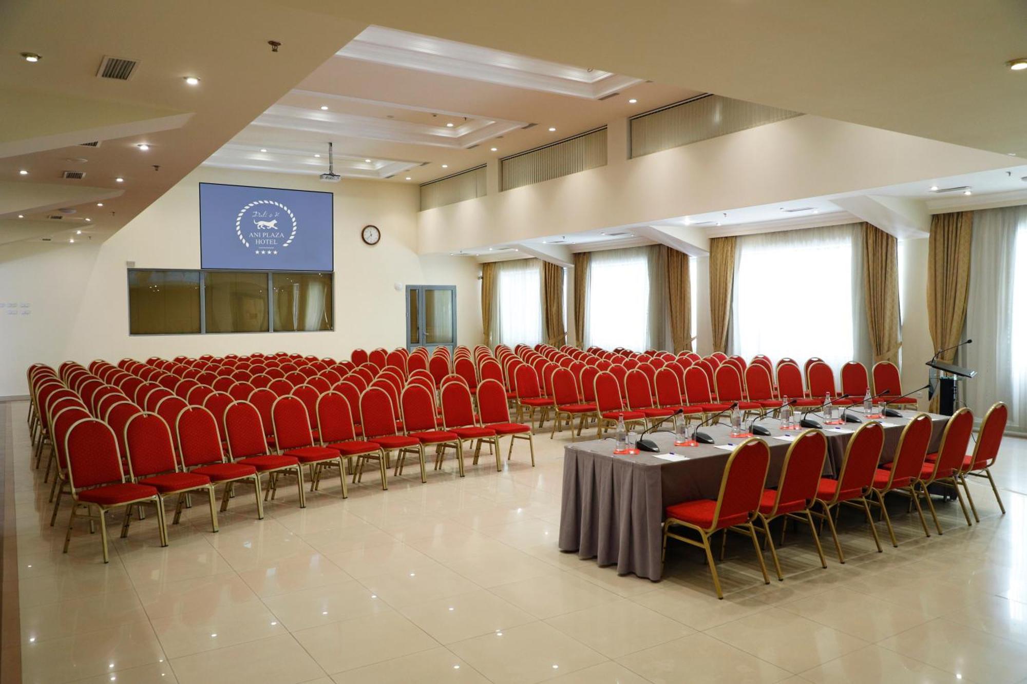 Ani Plaza Hotel Yerevan Ngoại thất bức ảnh