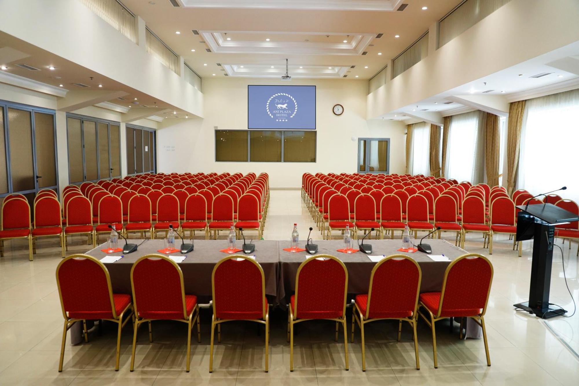 Ani Plaza Hotel Yerevan Ngoại thất bức ảnh