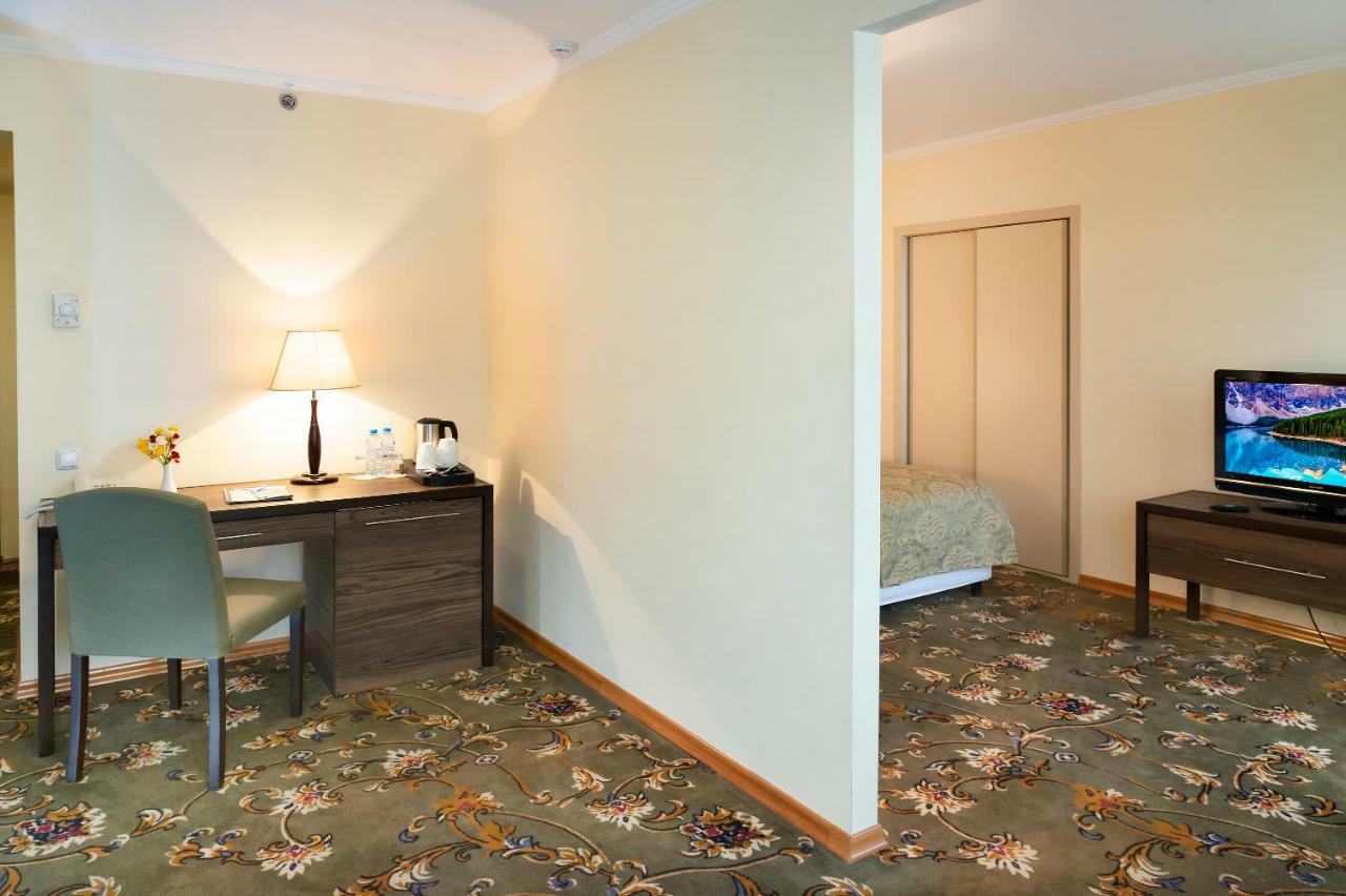 Ani Plaza Hotel Yerevan Ngoại thất bức ảnh