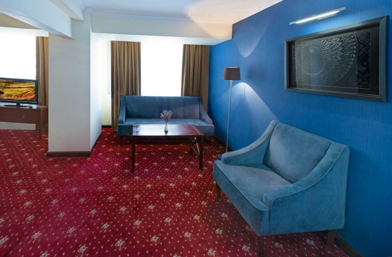 Ani Plaza Hotel Yerevan Ngoại thất bức ảnh