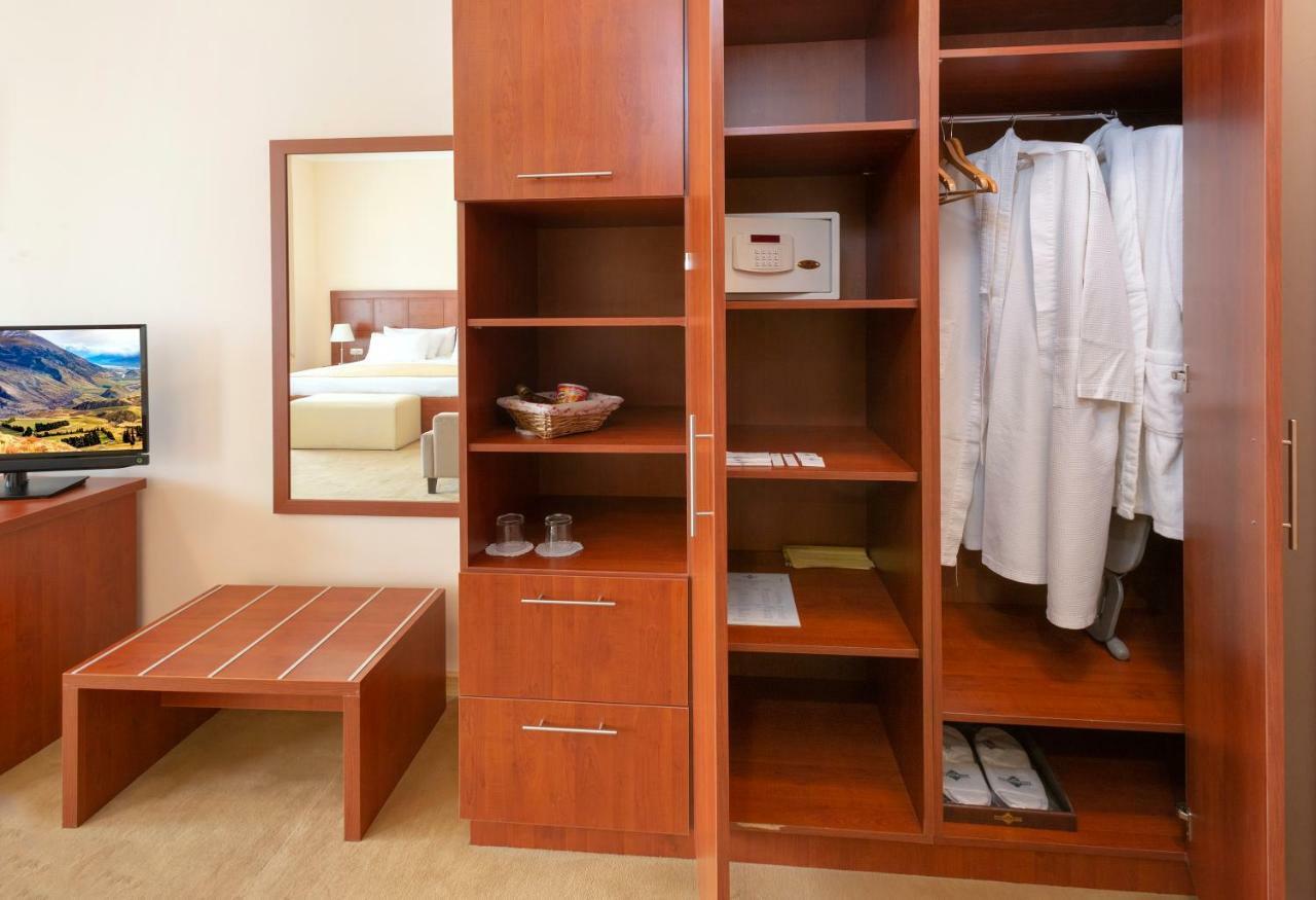 Ani Plaza Hotel Yerevan Ngoại thất bức ảnh